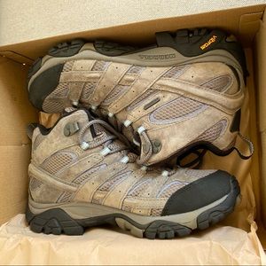 Merrill WIDE WIDTH hiking boot - MOVING SALE open to offers!
